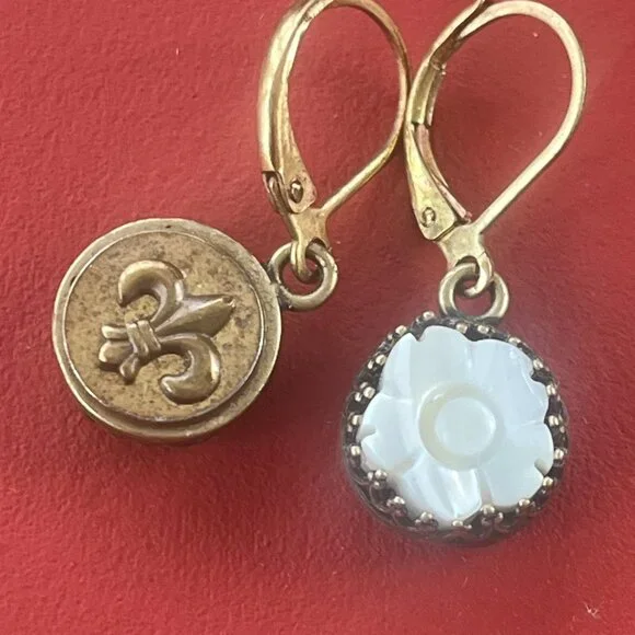 Carved Mother of Pearl Flower Earrings, Petite, Dangle, Drop, Vintage Style - Picture 7 of 7